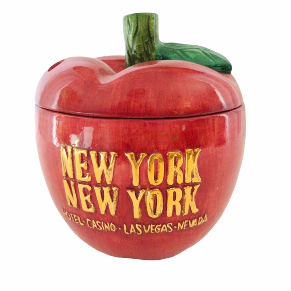 New York New York Hotel Las Vegas ceramic collectibles Apple glass cup with lid - Picture 1 of 10